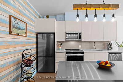 203-21 Matchedash Street South, Orillia, Ontario image-0-4