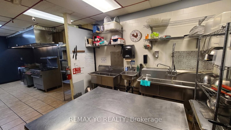 4 - 110 Little Ave, Barrie, L4N 4K8 | Image 3