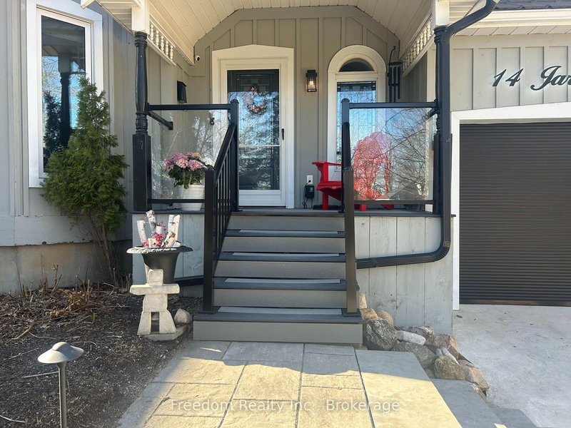 14 Jarvis St, Orillia, L3V 1Z9 | Image 3