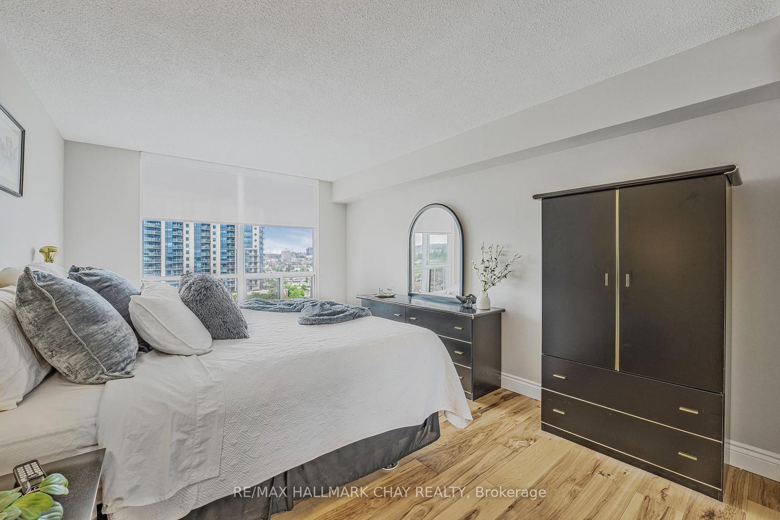 Condo for sale at 610-65 Ellen Street, Barrie, Ontario, L4N 3A5 - Lakeshore - MLS: S12745080