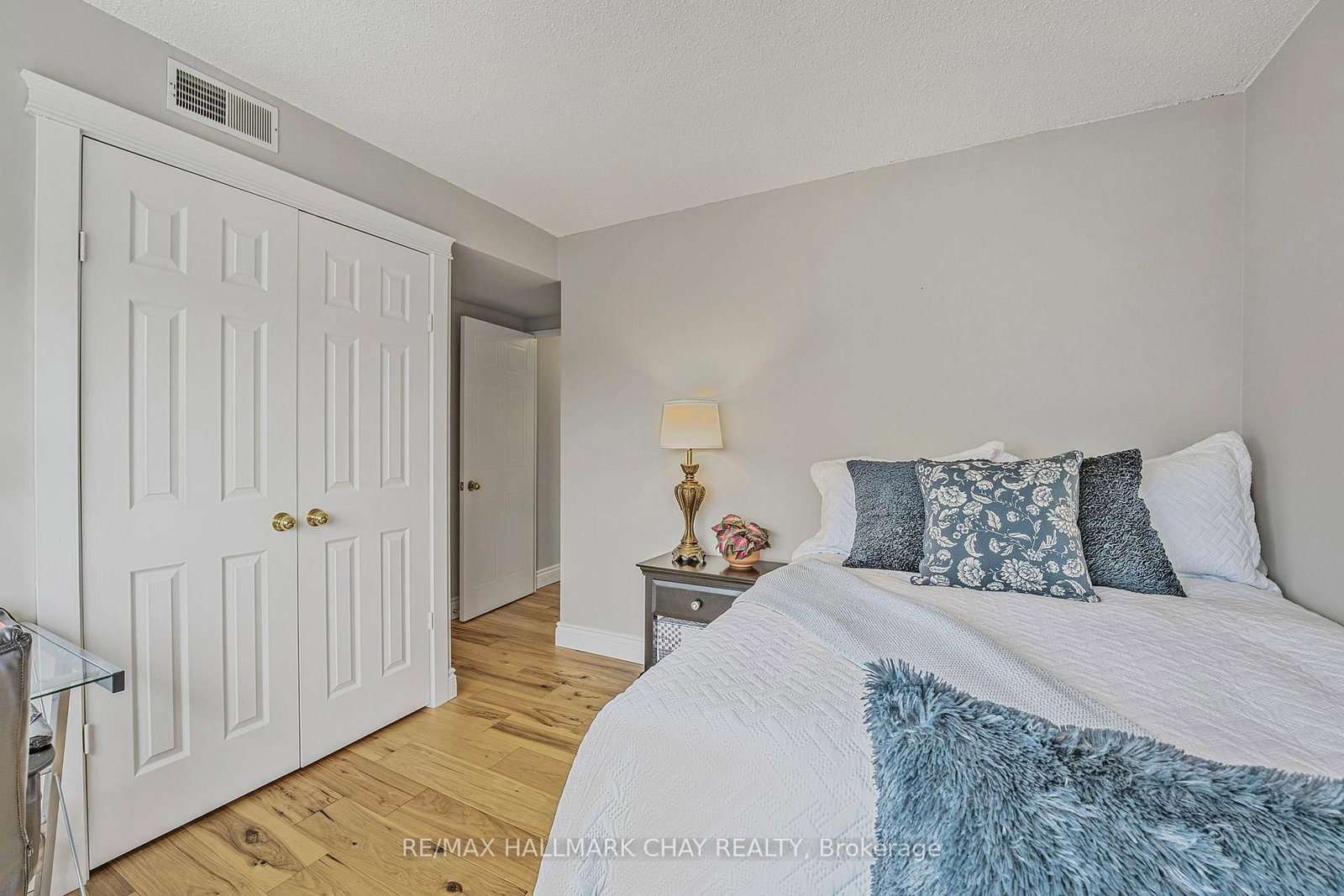 Condo for sale at 610-65 Ellen Street, Barrie, Ontario, L4N 3A5 - Lakeshore - MLS: S12745080