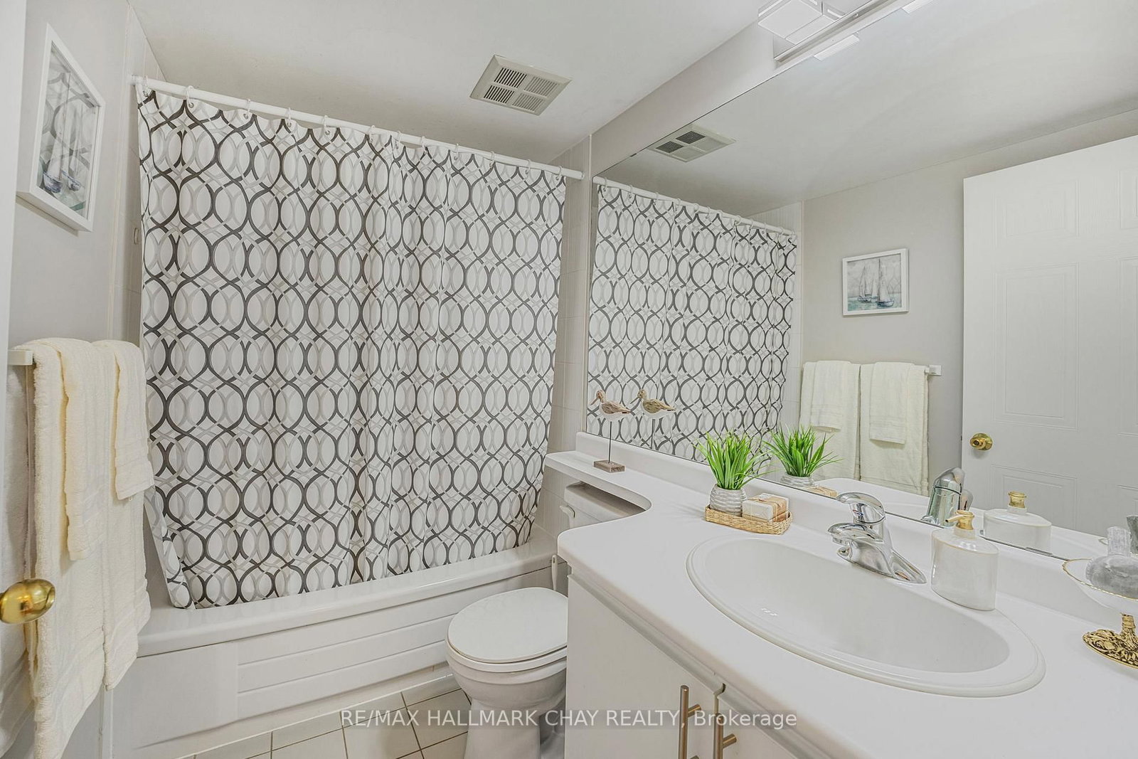 Condo for sale at 610-65 Ellen Street, Barrie, Ontario, L4N 3A5 - Lakeshore - MLS: S12745080