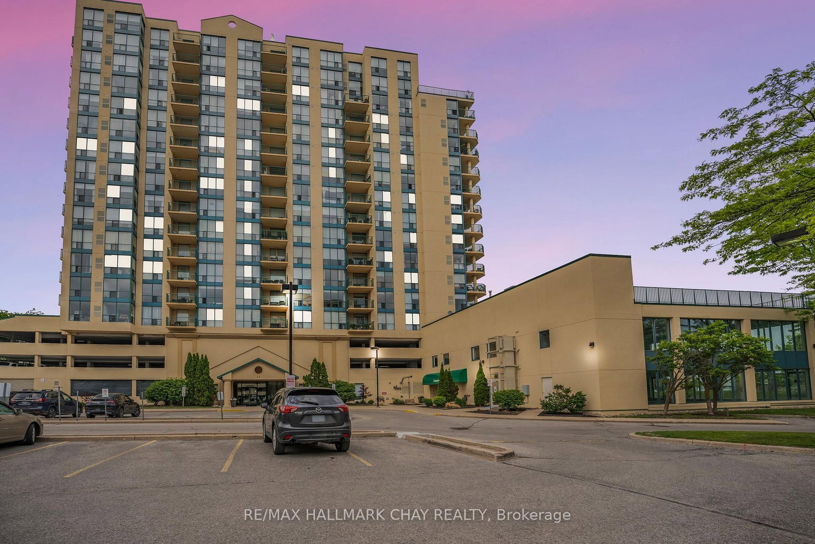 Condo for sale at 610-65 Ellen Street, Barrie, Ontario, L4N 3A5 - Lakeshore - MLS: S12745080