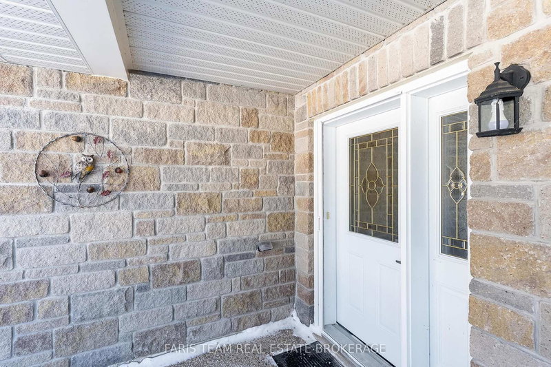 189 Greenway Dr, Wasaga Beach, L9Z 0E6 | Image 2