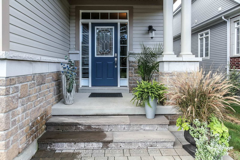 Upper - 139 White Sands Way, Wasaga Beach, L9Z 0E3 | Image 2