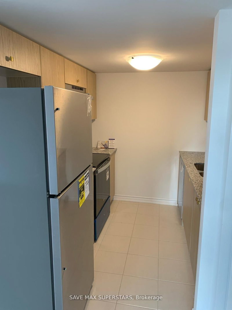 41 Pumpkin Corner Cres, Barrie, L9J 0T7 | Image 2