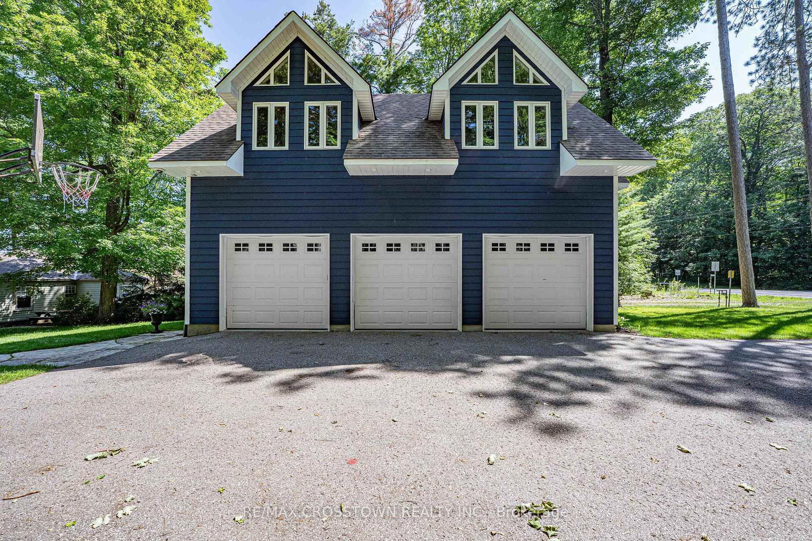 2240 South Orr Lake Road • Springwater, ON photo 3