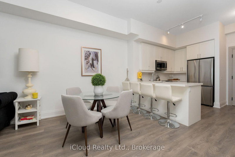 422 - 1 Hume St, Collingwood, L9Y 0X3 | Image 3