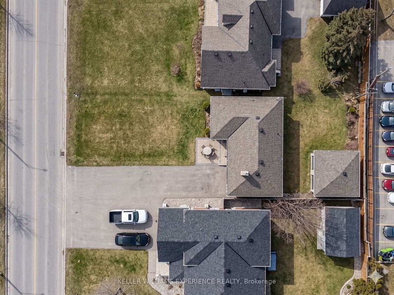 68 Kempenfelt Dr, Barrie, L4M 1C1 | Image 3