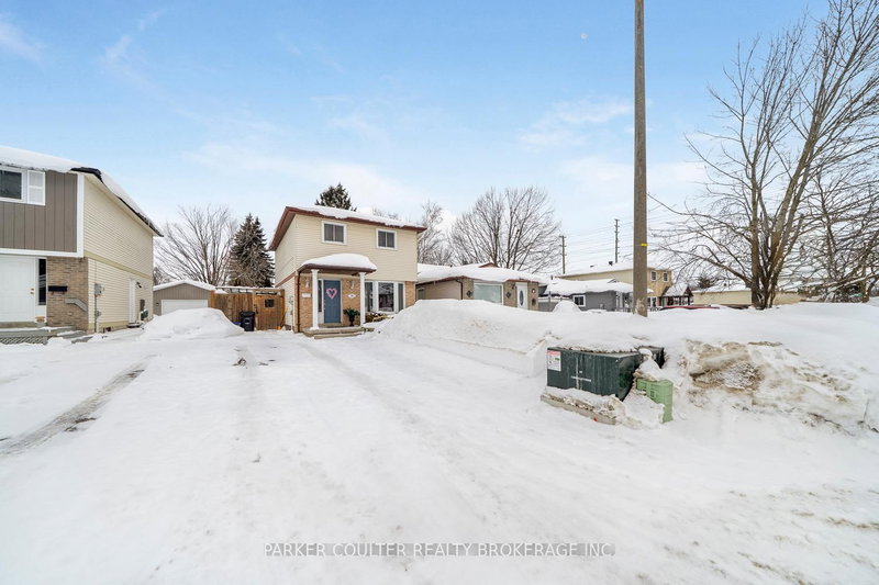 30 Janice Dr, Barrie, L4N 5N4 | Image 2