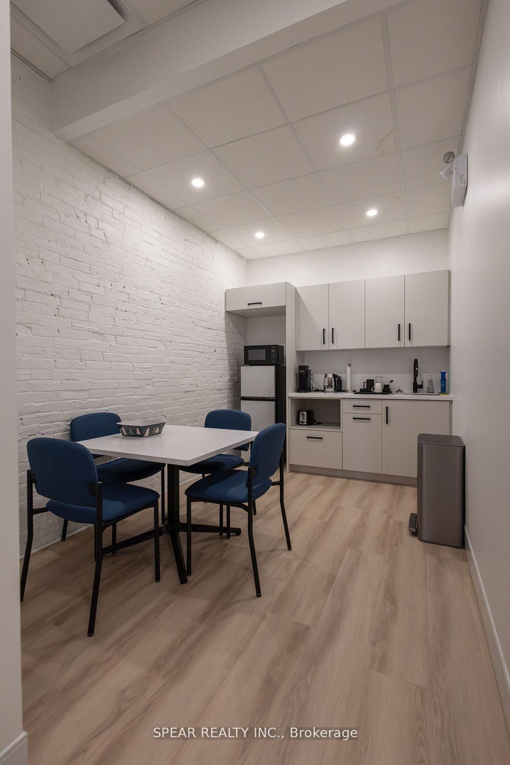 72 Hurontario Street, Unit 303 - Photo 5