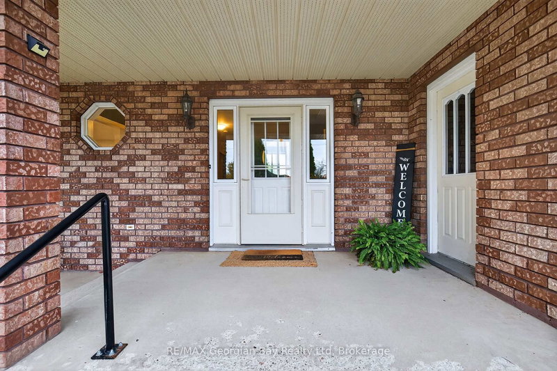 93 Edward St, Penetanguishene, L9M 1J3 | Image 2