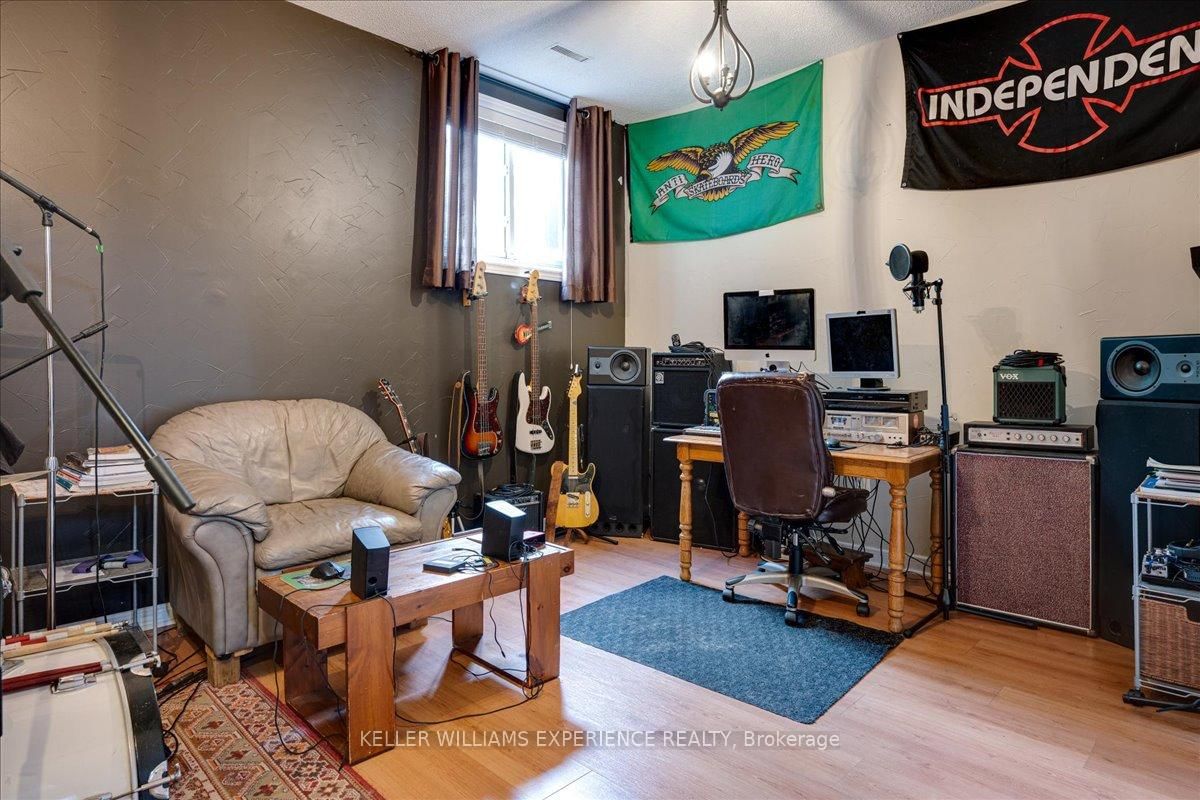 Townhouse for sale at 8-237 Steel Street, Barrie, Ontario, L4M 2H1 - Codrington - MLS: S12760164