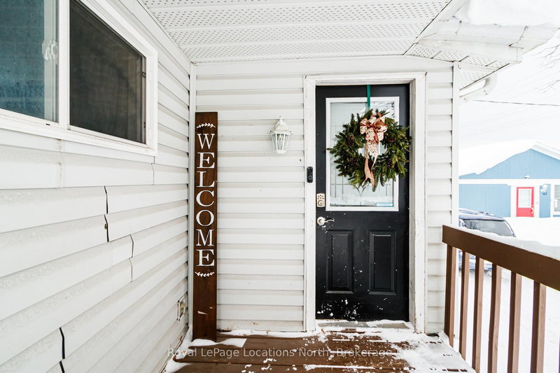 46 Fourth St W, Midland, L4R 3S8 | Image 3