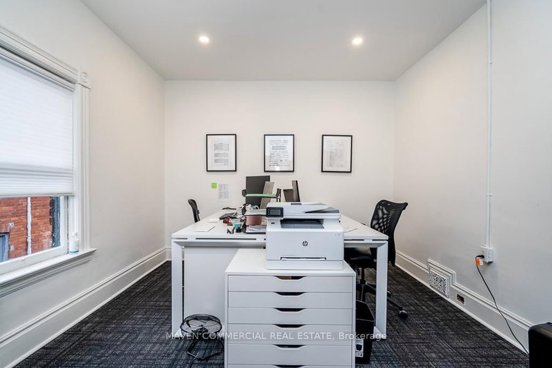 28 Ross St, Barrie, L4N 1E9 | Image 2