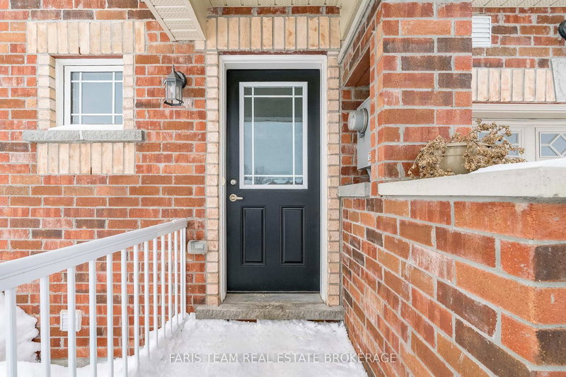 19 Frank's Way, Barrie, L4N 3J1 | Image 3