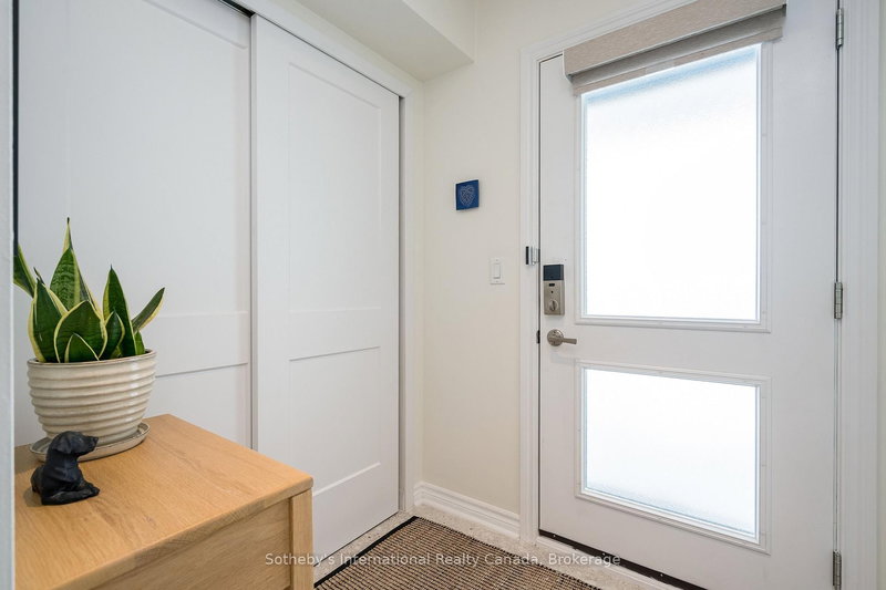 302 - 6 Brandy Lane, Collingwood, L9Y 0X4 | Image 2