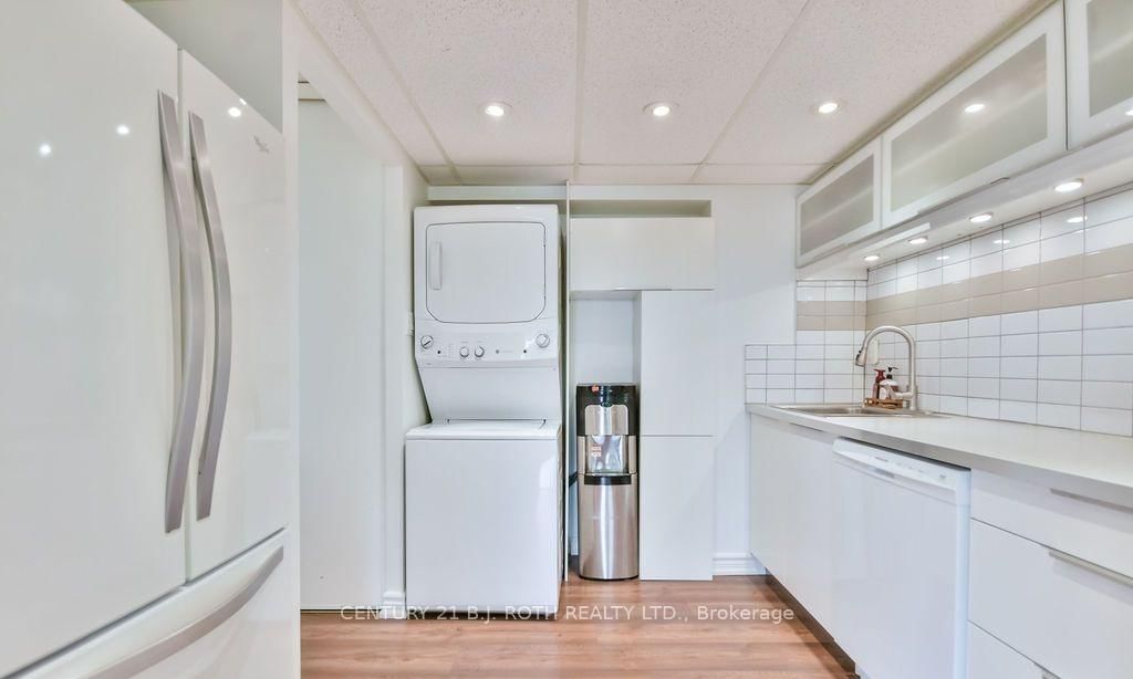 Condo for sale at 405-181 Collier Street, Barrie, Ontario, L4M 5L6 - North Shore - MLS: S12770808