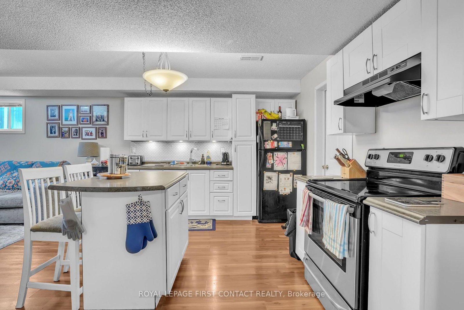 Detached House for sale at 28 Hewitt Place, Barrie, Ontario, L4M 7B3 - Georgian Drive - MLS: S12770876