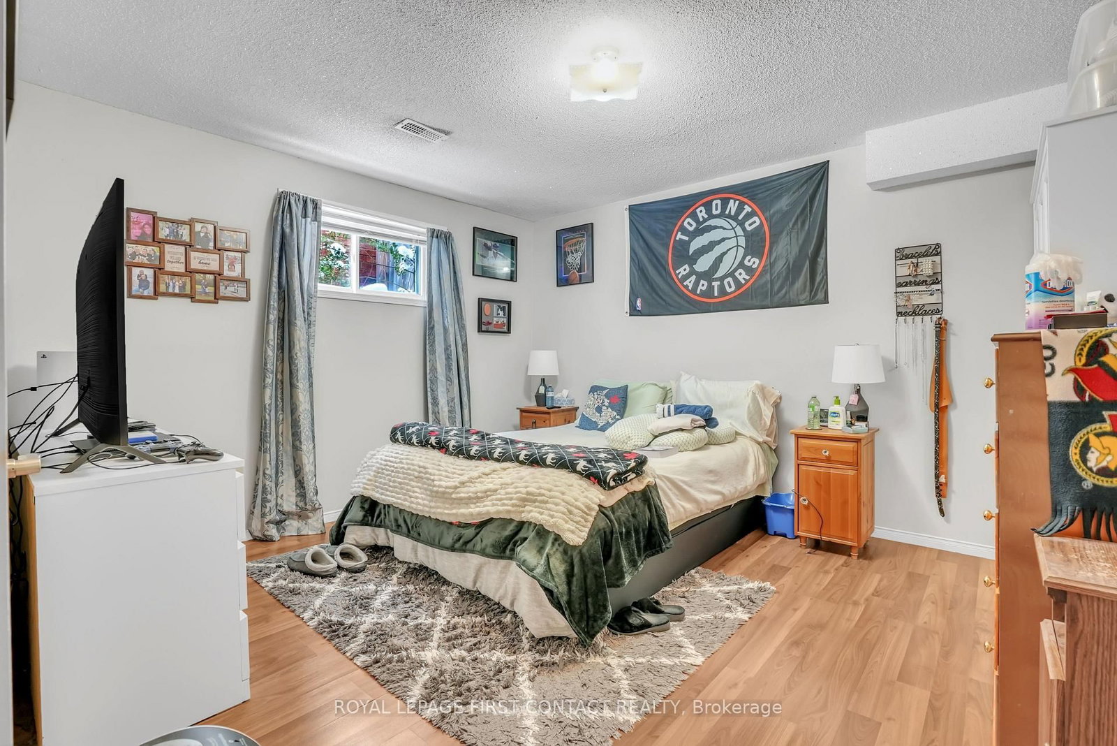 Detached House for sale at 28 Hewitt Place, Barrie, Ontario, L4M 7B3 - Georgian Drive - MLS: S12770876