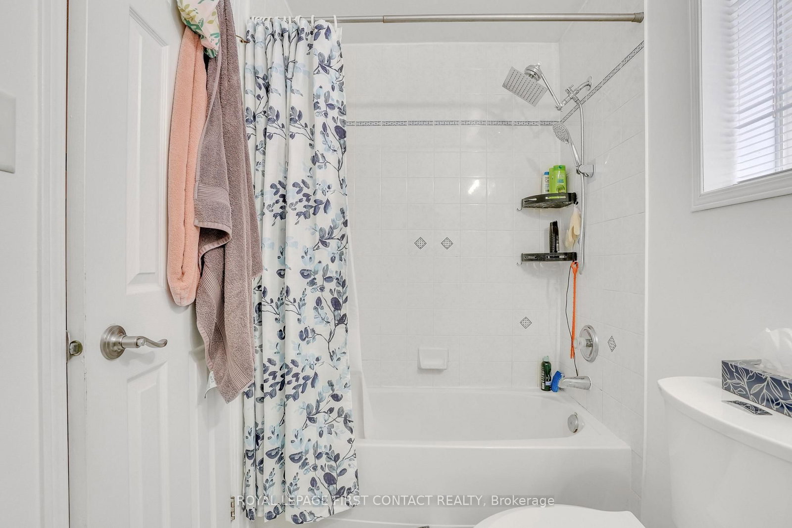 Detached House for sale at 28 Hewitt Place, Barrie, Ontario, L4M 7B3 - Georgian Drive - MLS: S12770876