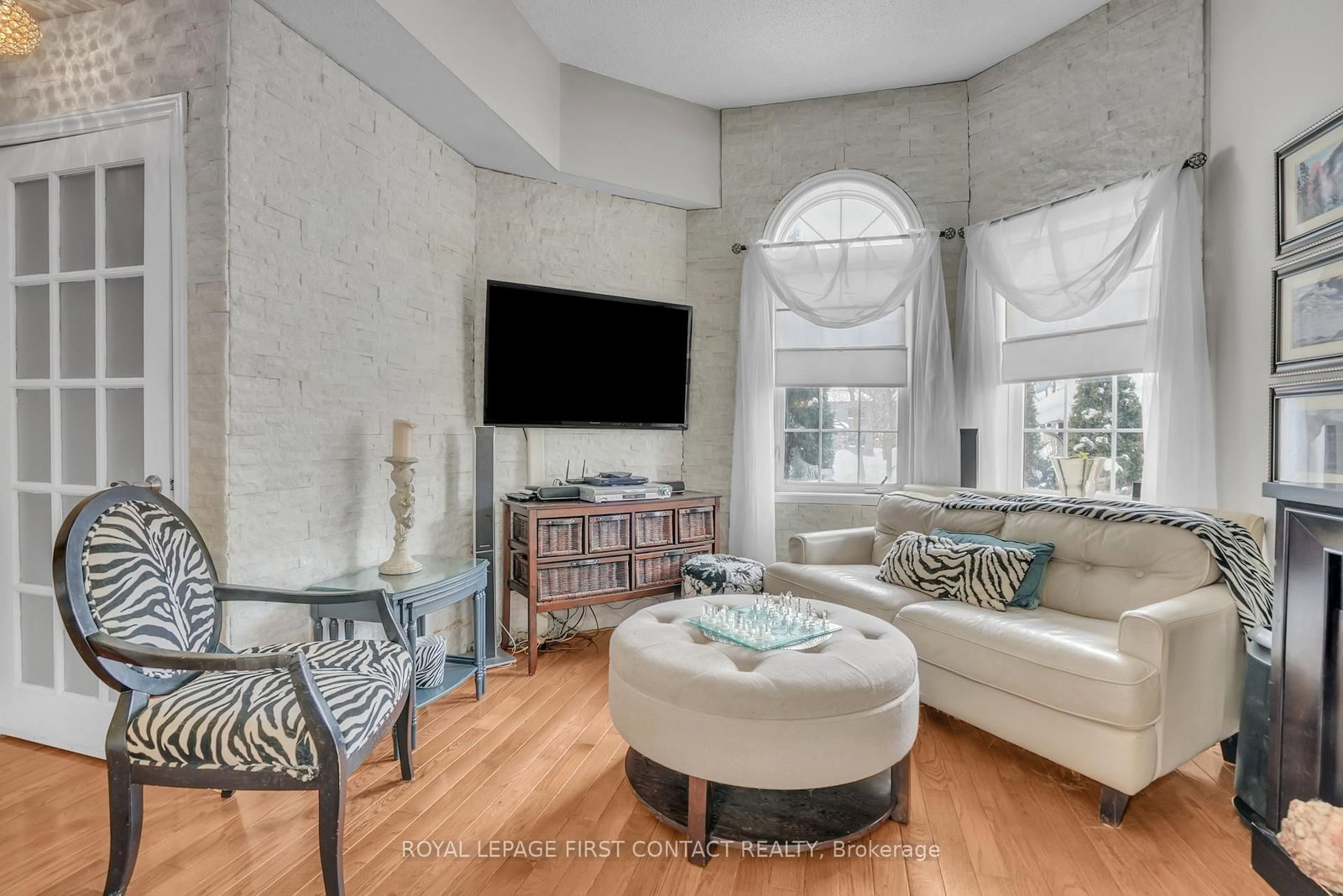 Detached House for sale at 28 Hewitt Place, Barrie, Ontario, L4M 7B3 - Georgian Drive - MLS: S12770876