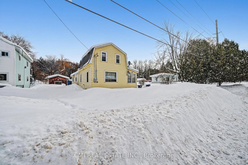 117 Fox St, Penetanguishene, L9M 1E2 | Image 2