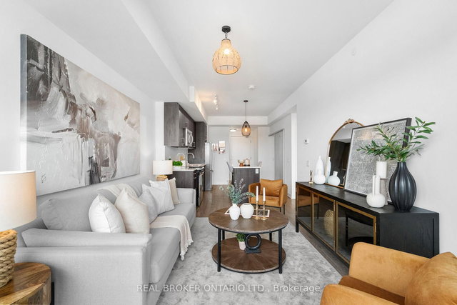 206 - 681 Yonge Street