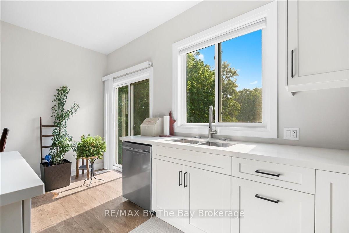 Detached House for sale at 146 Mary Street, Clearview, Ontario, L0M 1G0 - Creemore - MLS: S12778572