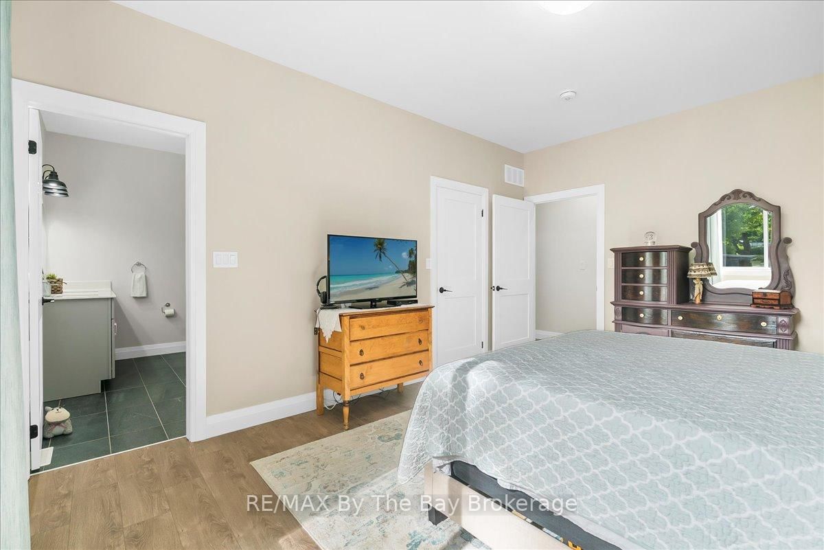 Detached House for sale at 146 Mary Street, Clearview, Ontario, L0M 1G0 - Creemore - MLS: S12778572