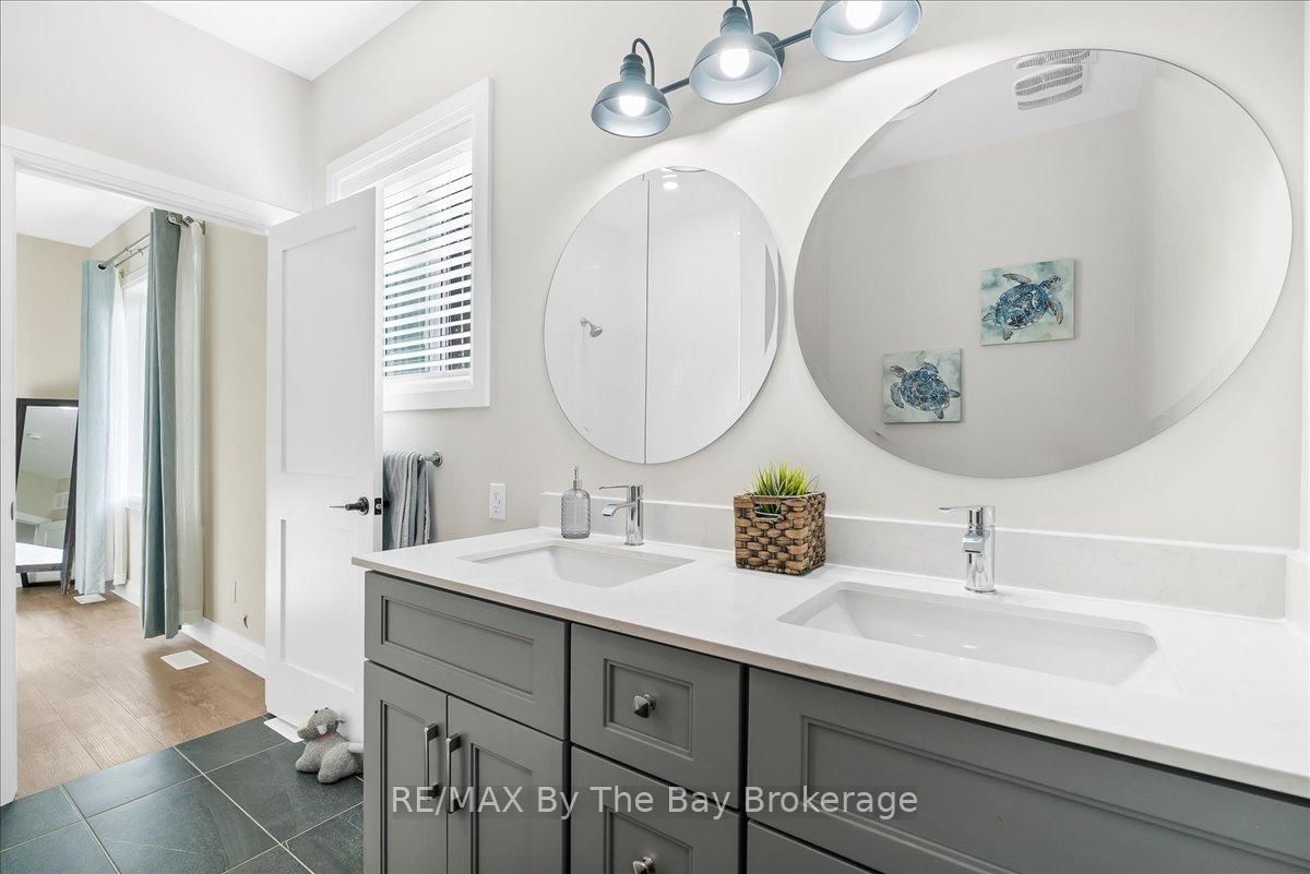 Detached House for sale at 146 Mary Street, Clearview, Ontario, L0M 1G0 - Creemore - MLS: S12778572