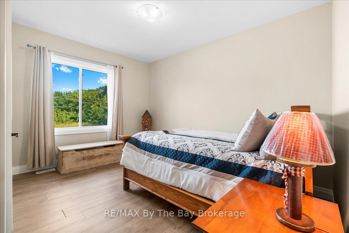 Detached House for sale at 146 Mary Street, Clearview, Ontario, L0M 1G0 - Creemore - MLS: S12778572