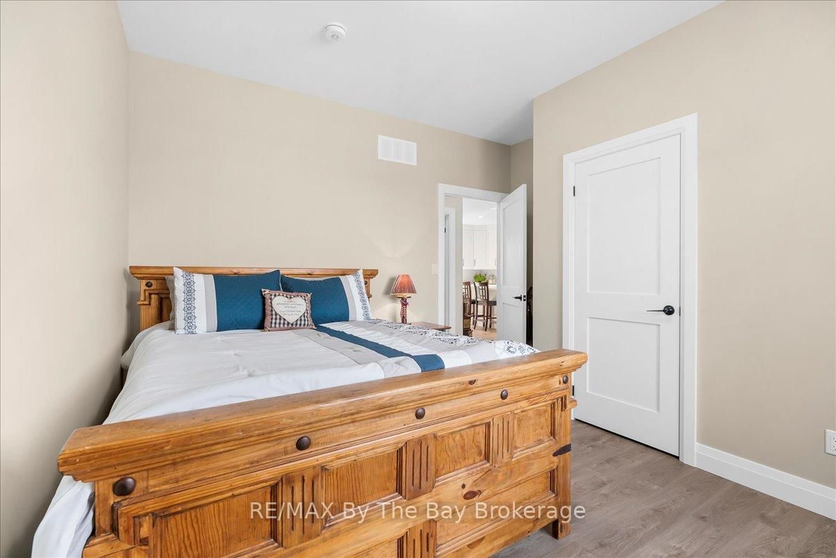 Detached House for sale at 146 Mary Street, Clearview, Ontario, L0M 1G0 - Creemore - MLS: S12778572