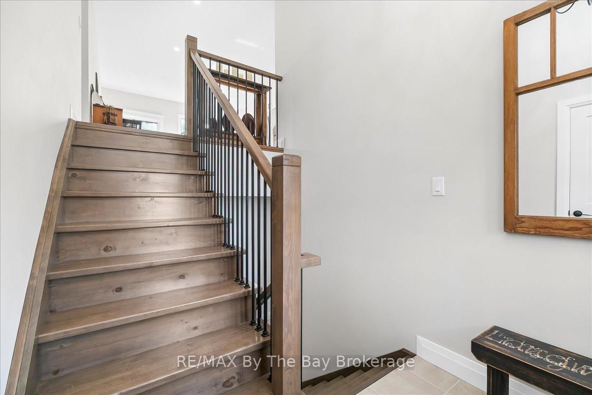 Detached House for sale at 146 Mary Street, Clearview, Ontario, L0M 1G0 - Creemore - MLS: S12778572