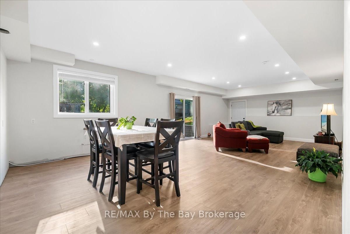 Detached House for sale at 146 Mary Street, Clearview, Ontario, L0M 1G0 - Creemore - MLS: S12778572