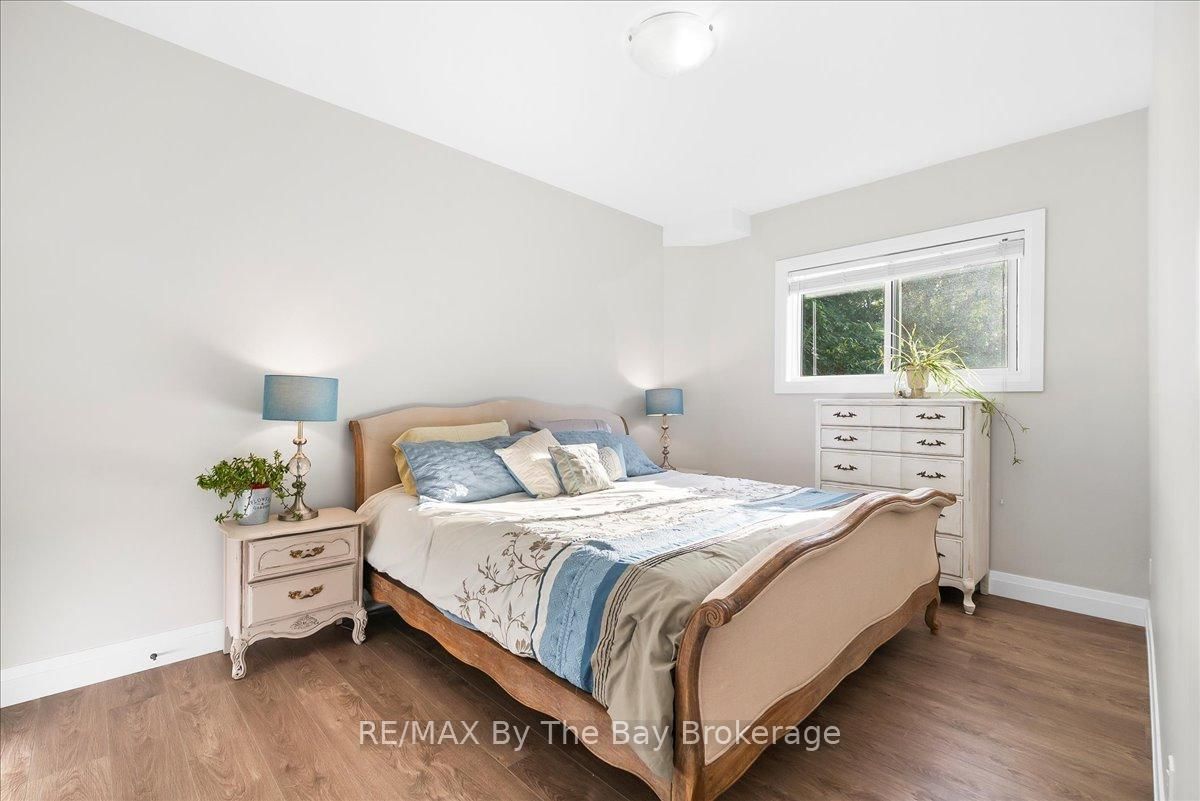 Detached House for sale at 146 Mary Street, Clearview, Ontario, L0M 1G0 - Creemore - MLS: S12778572