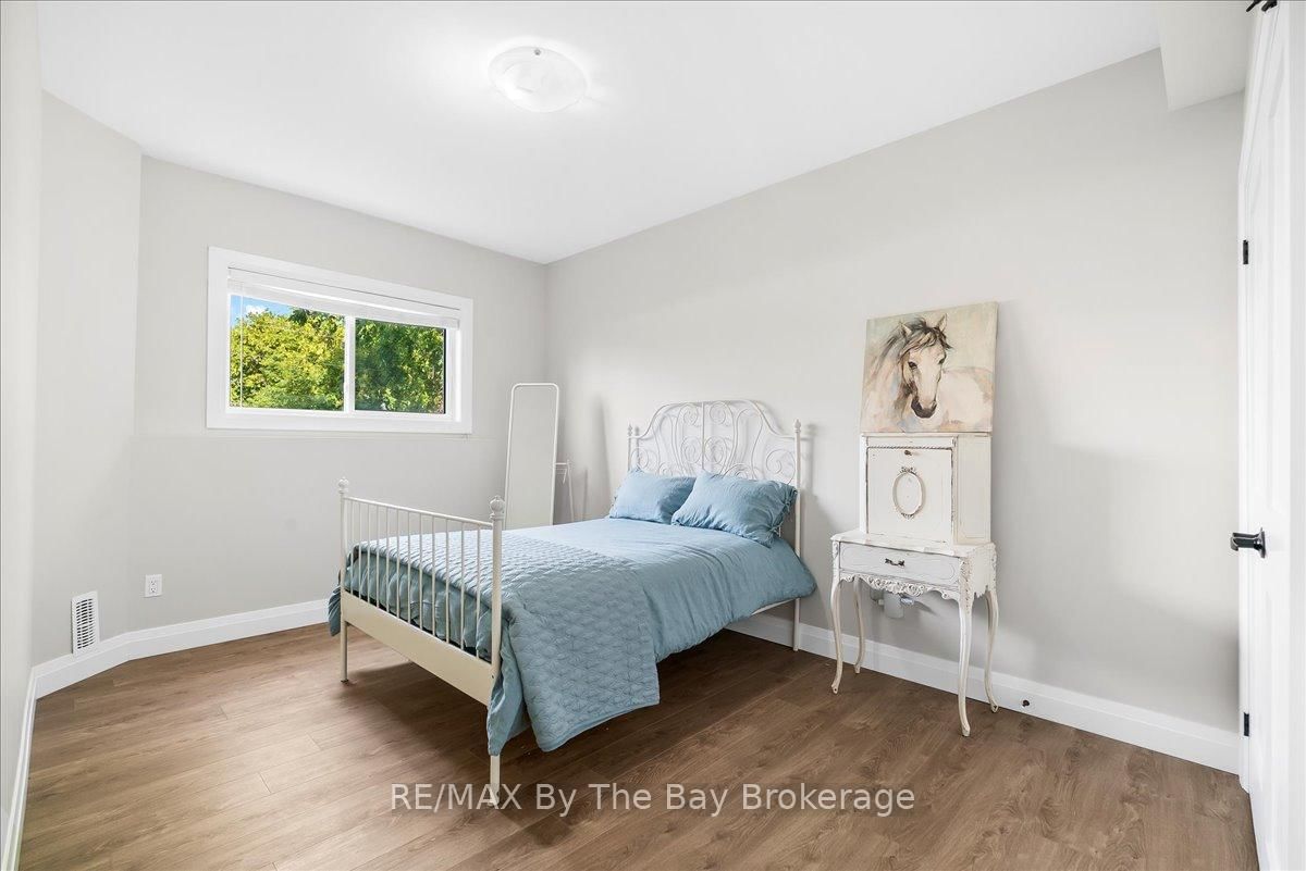 Detached House for sale at 146 Mary Street, Clearview, Ontario, L0M 1G0 - Creemore - MLS: S12778572