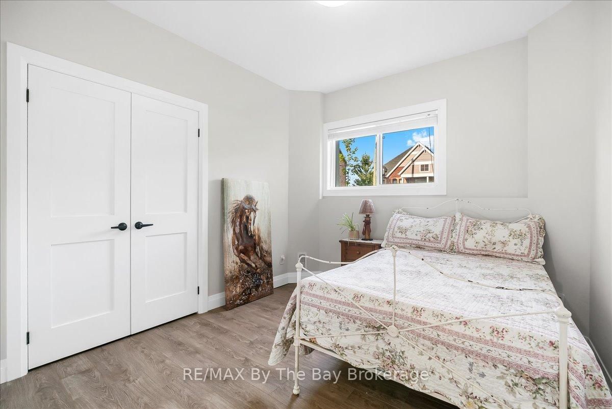 Detached House for sale at 146 Mary Street, Clearview, Ontario, L0M 1G0 - Creemore - MLS: S12778572