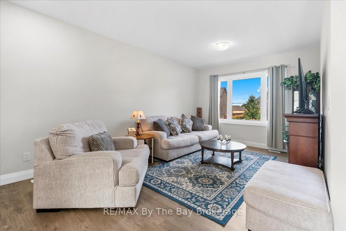 Detached House for sale at 146 Mary Street, Clearview, Ontario, L0M 1G0 - Creemore - MLS: S12778572