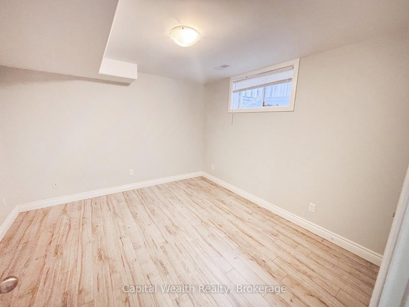 201 Hanmer St E, Barrie, L4M 6W7 | Image 3