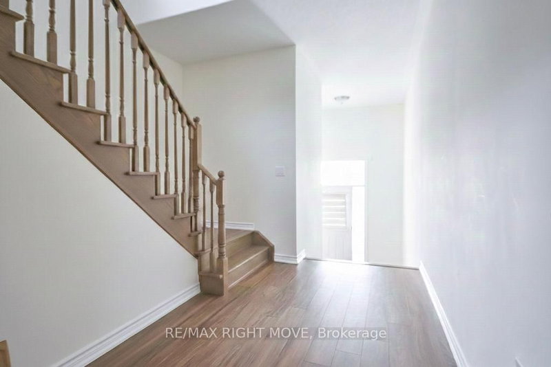 90 Atlantis Dr, Orillia, L3V 8L4 | Image 3