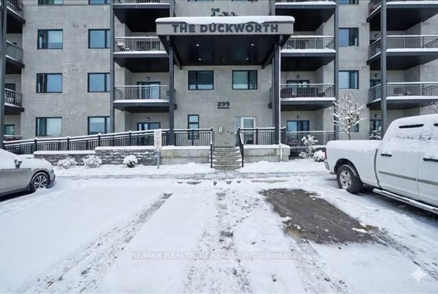 102 - 299 Cundles Rd E, Barrie, L4M 0K9 | Image 2