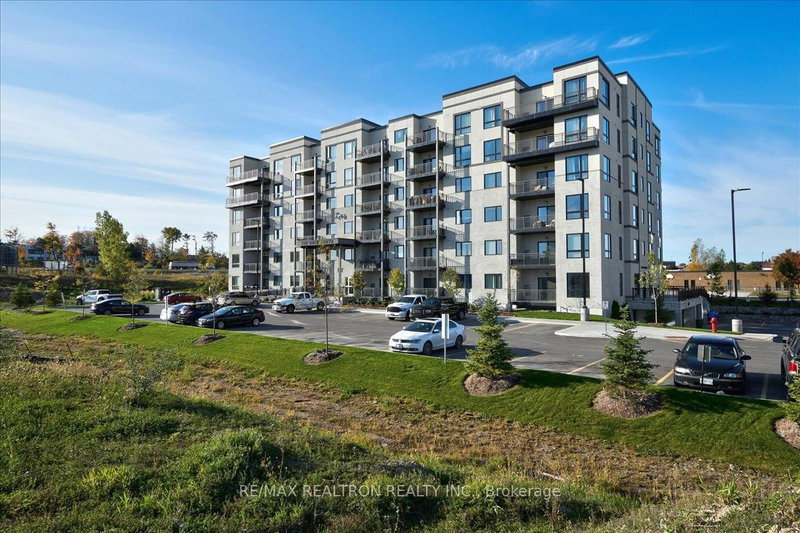 102 - 299 Cundles Rd E, Barrie, L4M 0K9 | Image 3