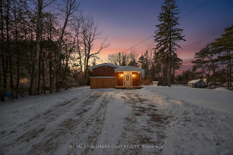 8717 Beachwood Rd, Wasaga Beach, L9Z 2G5 | Image 2