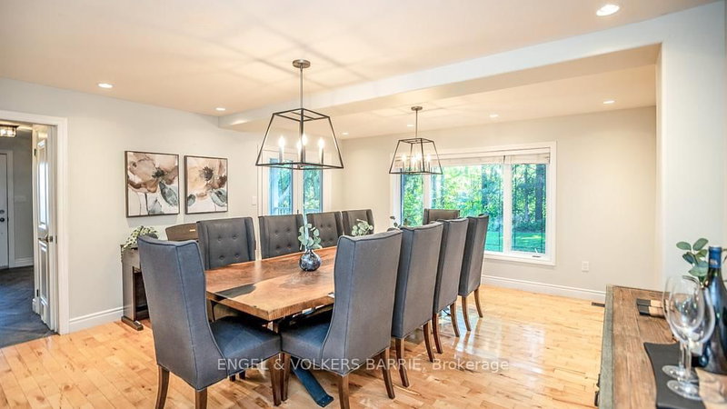 112 Lakeshore Rd W, Oro-Medonte, L0L 2E0 | Image 2