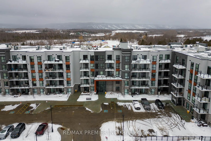 120 - 4 Kimberly Lane, Collingwood, L9Y 5B4 | Image 2