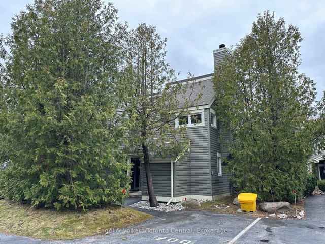 200 ESCARPMENT Crescent