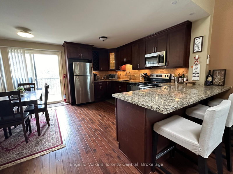 200 ESCARPMENT Cres, Collingwood, L9Y 5B4 | Image 3