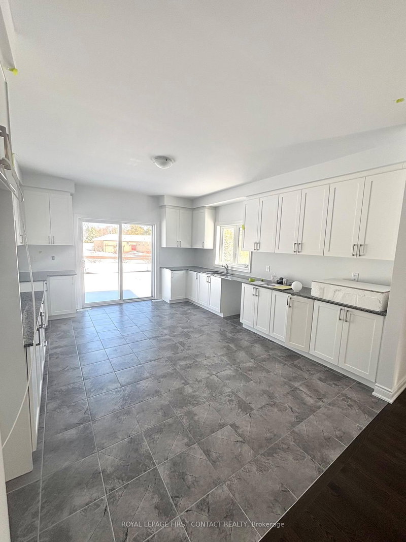 6 Misty Ridge Rd, Wasaga Beach, L9Z 0R8 | Image 2
