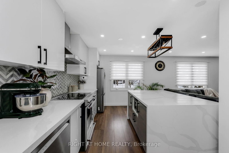 5 Carol Rd, Barrie, L4N 3P6 | Image 2